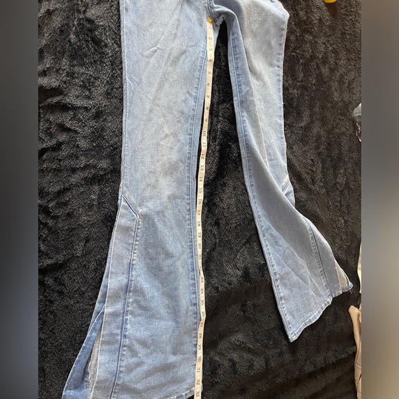 Women’s 24 Blue Jean Flare/Wide Legged Pants Leg Split 5 Pockets Zip/Button Clos - Picture 12 of 14